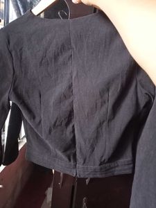 Stylish Black Cropped top