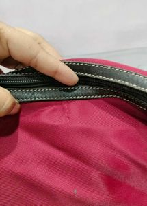 Chic Red &amp; Black Shoulder Bag