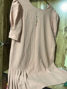 Elegant Pink Pleated Dress