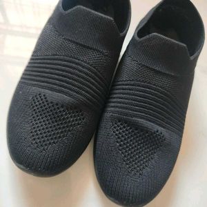 Comfortable Black Slip-On Knit Shoes