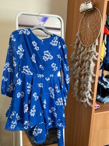 Berrylush Women Blue Square Neck Floral Print Mini