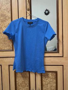 Bundle of 4 Women's Tops‼️