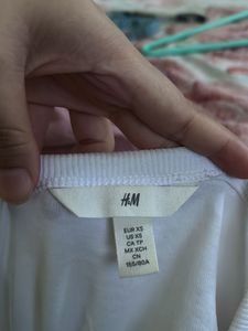 H&amp;M White "Sport Studios NYC" T-Shirt