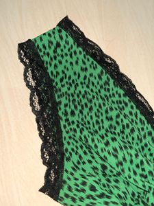 Elegant Green Leopard Print Maxi Dress