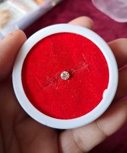 Sparkling Nose Pin gold