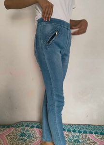 Blue Denim Jeans with Zipper Pockets