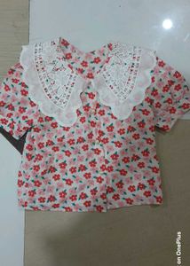 Cute Floral Print Top with Lace Collar