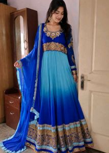 gown