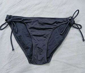 😍 Classic Black Bikini Bottom