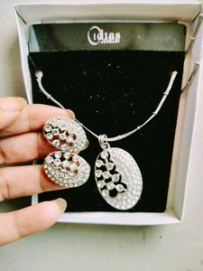 american daymond earing neckless set