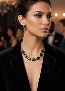 New Elegant Emerald Necklace & Earring Set