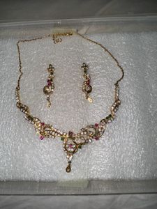 Red And green Stone Beautiful Necklace Set