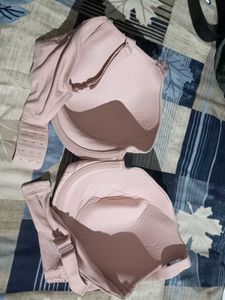 Women's Light Pink Lace Bra