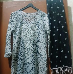 Elegant Black &amp; White Kurta Set