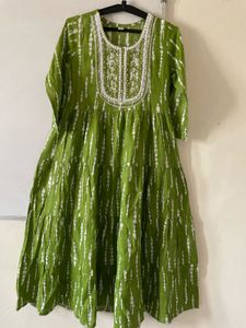 🏷️Green Tiered Embroidered Kurta