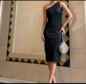 Tokyo talkies Chic One-Shoulder Black Dress