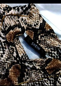 Y2K Stylish snake print turtleneck top