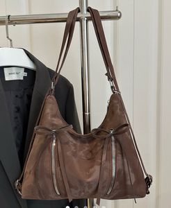 Savana’s Brown Shoulder Bag