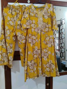 New 2 piece Set Kurta with Pants Mustard Floral