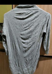 Set of 4 trendy tops