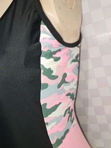 (600)Black &amp; Pink One-Piece Swimsuit