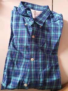 Classic Blue Plaid Button-Up Shirt(new)