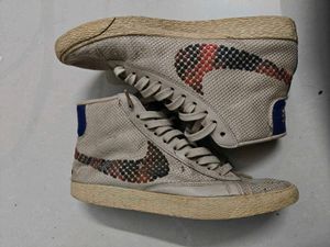 Nike Blazer Mid Top Sneakers