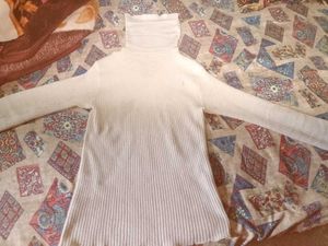 Elegant White Knit Turtleneck Top