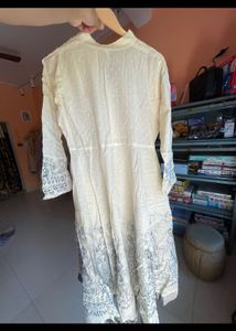 Elegant White Embroidered Kurta
