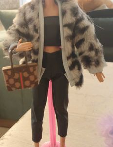 Barbie doll clothes set