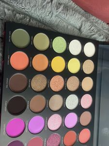 Vibrant Eyeshadow Palette