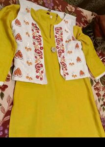 Women Kurtas With Half Jacket