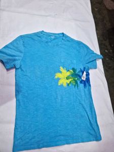 Gap blue T-Shirt with Palm Tree Graphic
