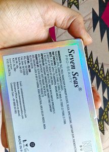 Seves seas Nude eyeshadow palette  + Colorbar brus