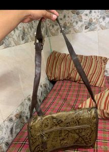 *price reduced*Vintage Tooled Paisley Handbag