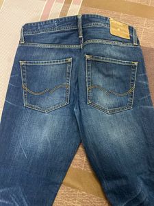 Dark Wash Denim Jean 5 Jeans Total