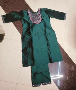 Elegant Green Embroidered Kurta Set