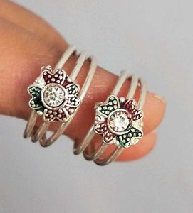 Silver Toe Rings with Flower Design