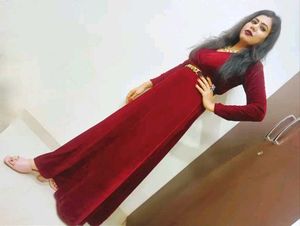 Elegant Maroon Velvet Maxi Dress