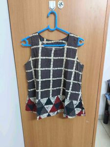 Unique Geometric Print Sleeveless Top