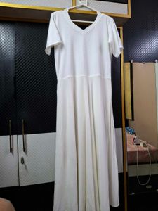 Simple White V-Neck Maxi Dress