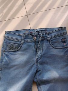 flu Light Wash Denim Jeans