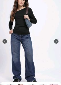 Black One-Shoulder Long Sleeve Top