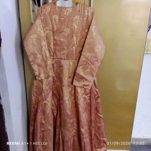 🎉Offer🎉Elegant Beige Floral Kurta