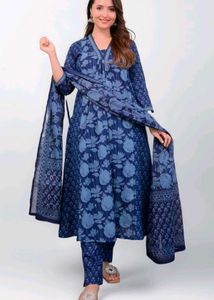 Stylish Blue Floral Print Kurta Set