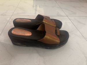Toe separated Copper Flat Sandals