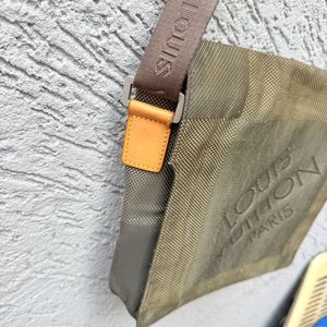 Louis Vuitton Paris Messenger Bag