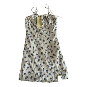 BERRYLUSH Floral Print Mini Dress