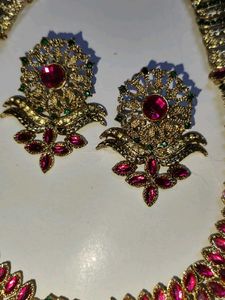 Exquisite Kundan &amp; Pearl Necklace Set
