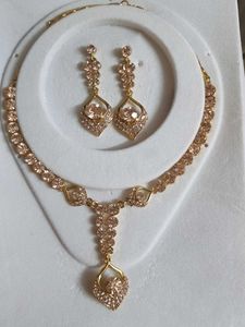 Elegant Rose Gold Necklace &amp; Earring Set